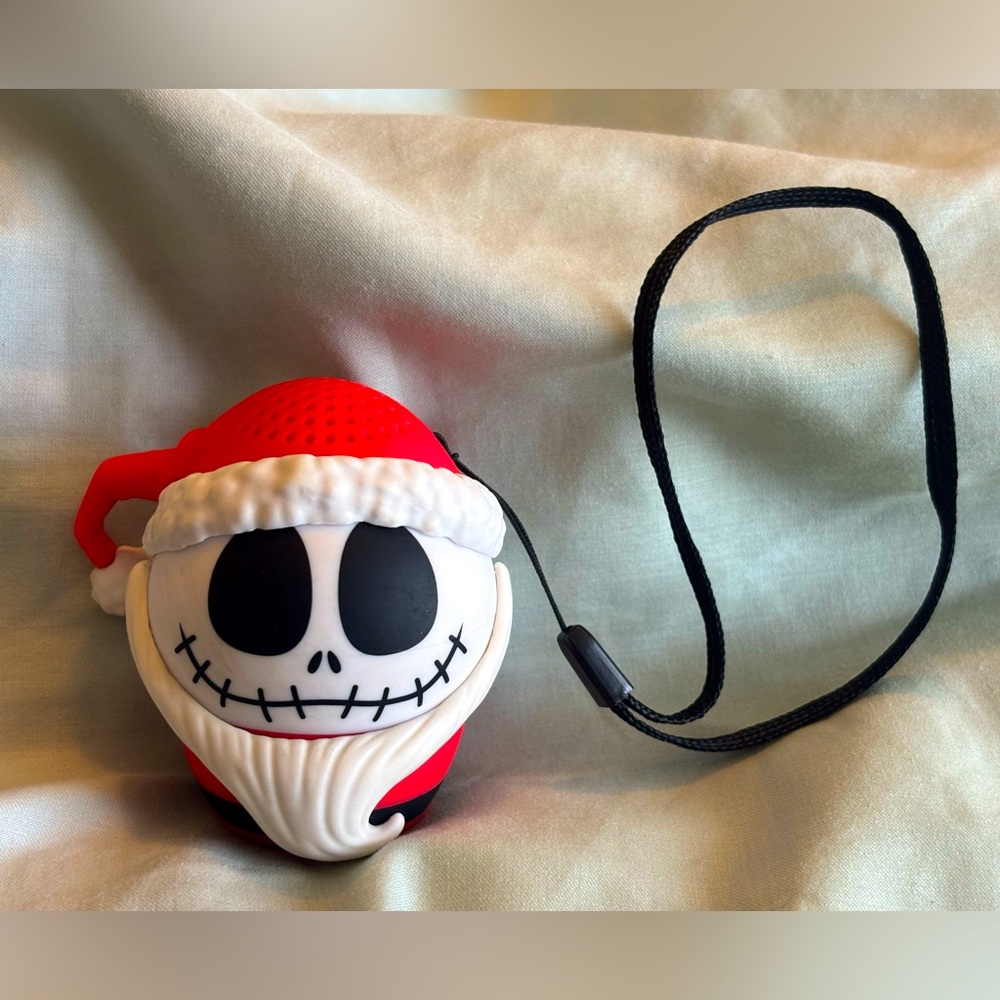 Jack Skellington Miniature Bluetooth speaker with keychain